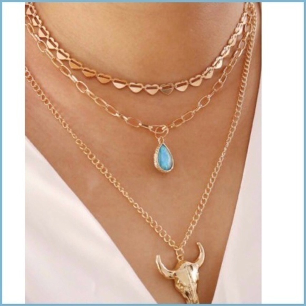 Multi layered necklace